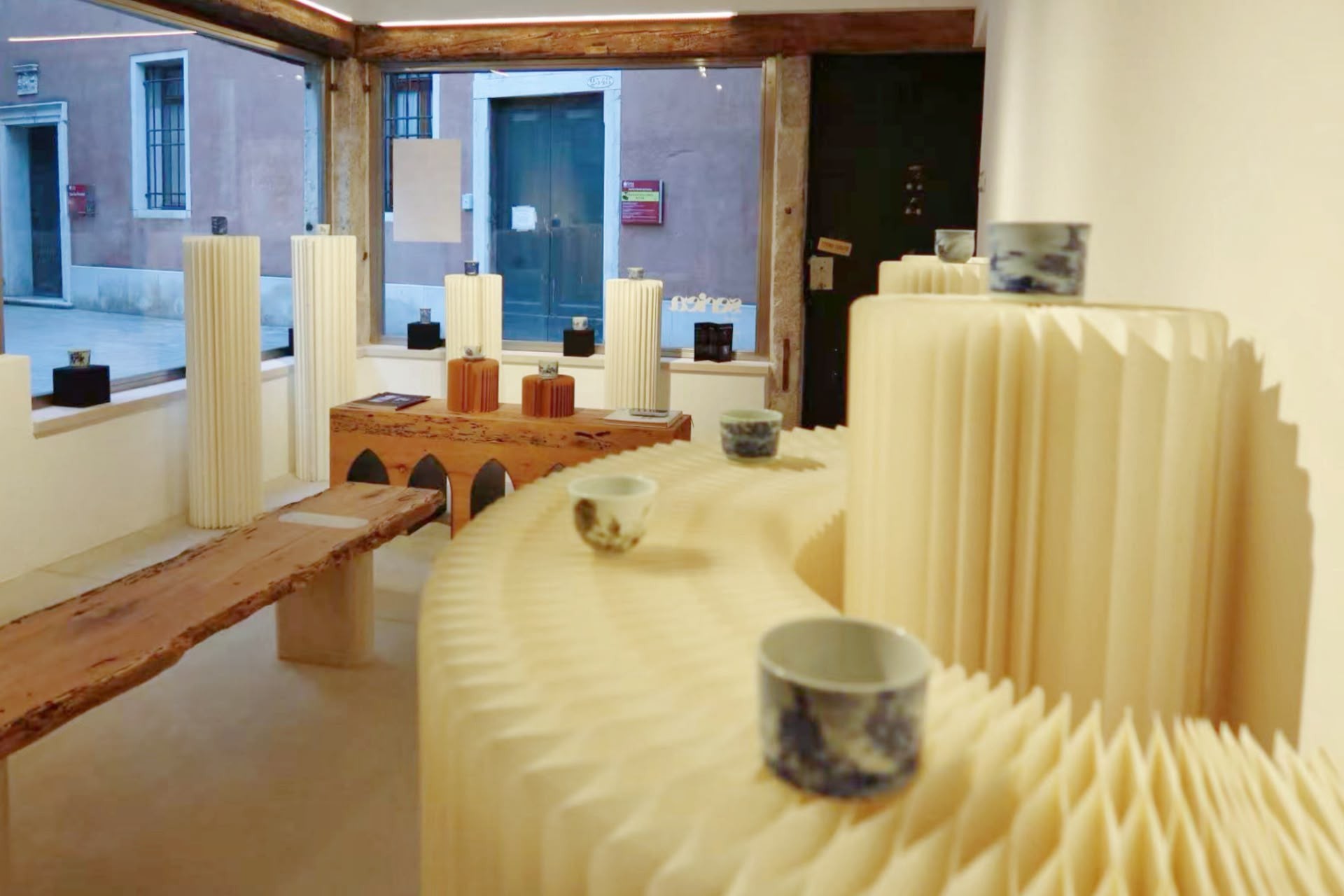 Allestimento della mostra Imperial Elegance, Serica Venice