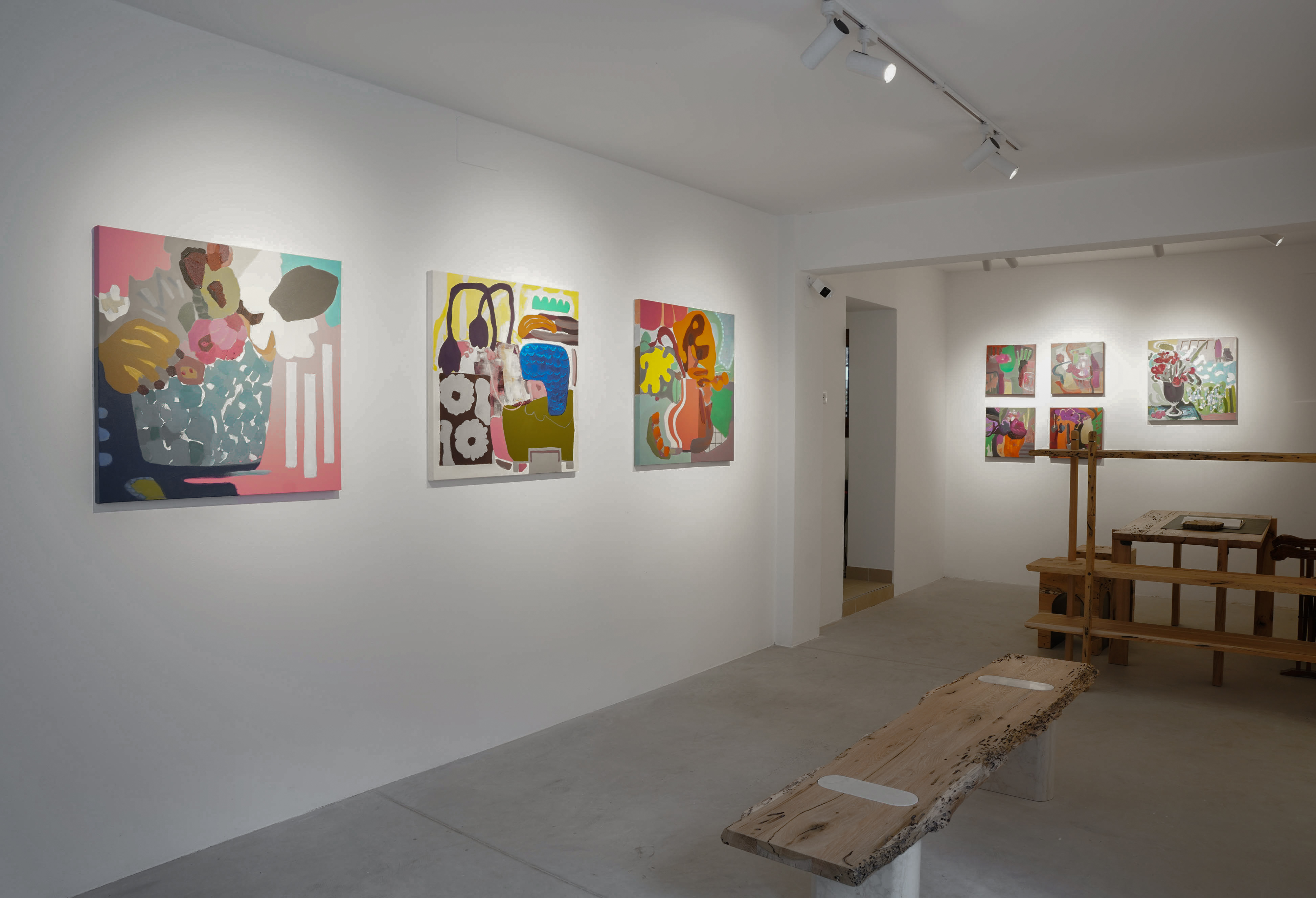 Allestimento della mostra Snapshots of Small Pauses, Serica Venice